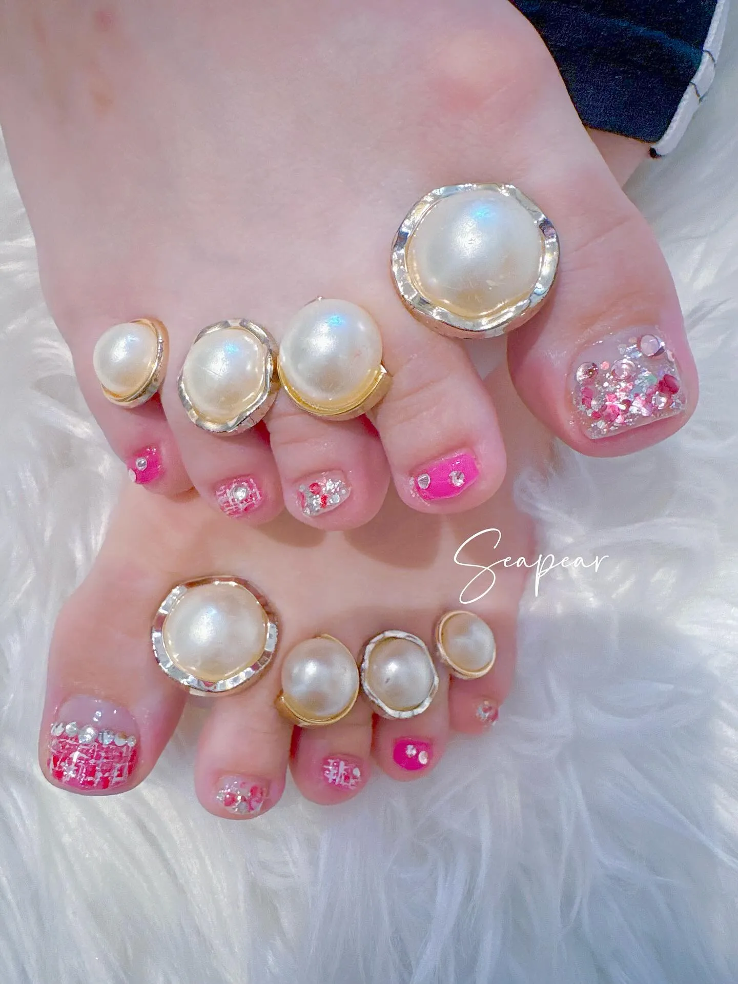 今の季節大人気のフットネイル🎀